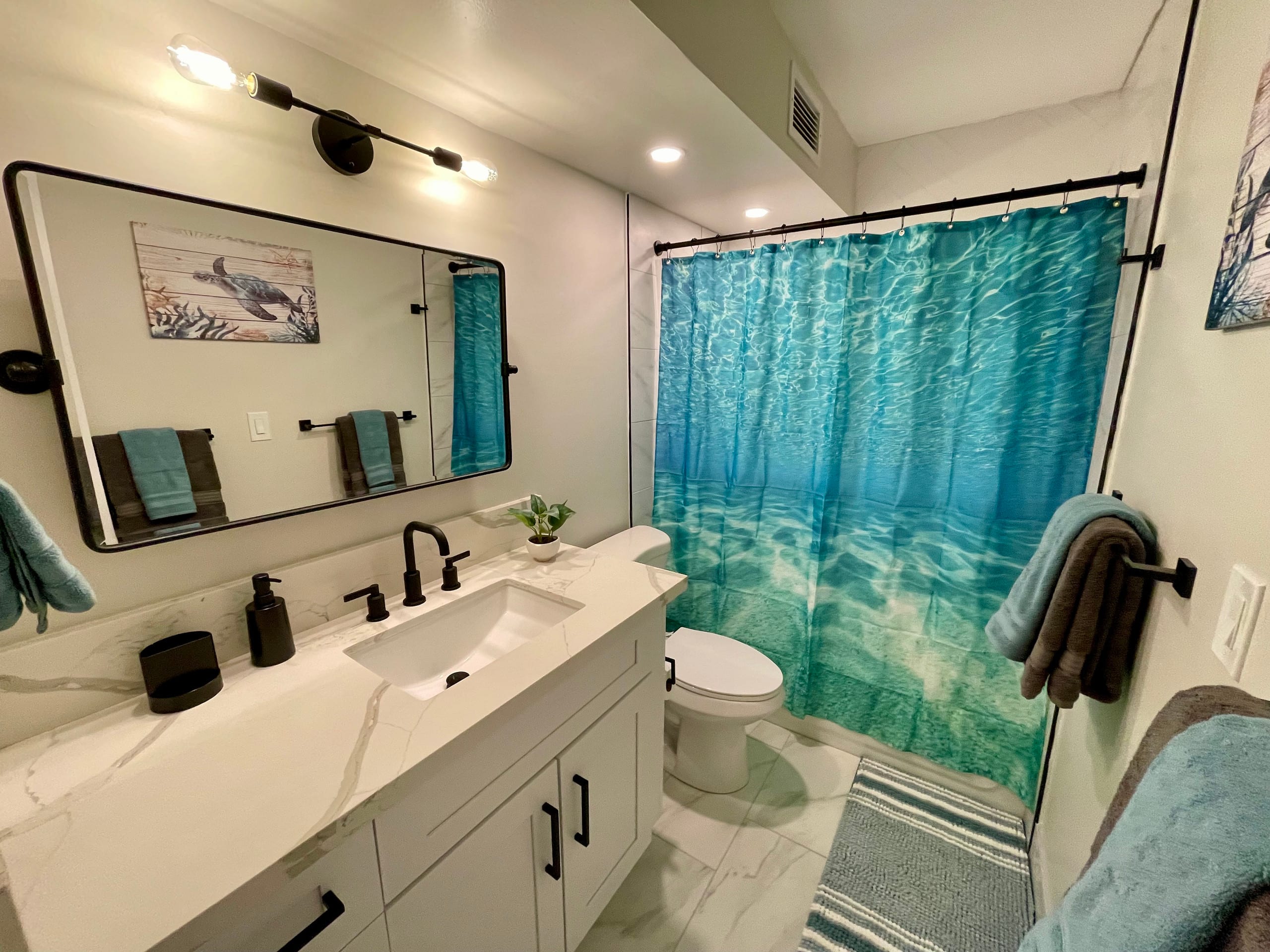 Condo in Lahaina · ★4.94 · 1 bedroom · 2 beds · 1 private bath - Image 16