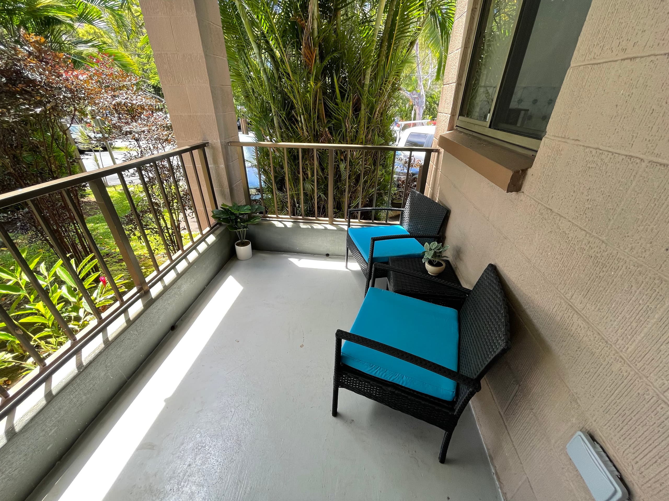 Condo in Lahaina · ★4.94 · 1 bedroom · 2 beds · 1 private bath - Image 18