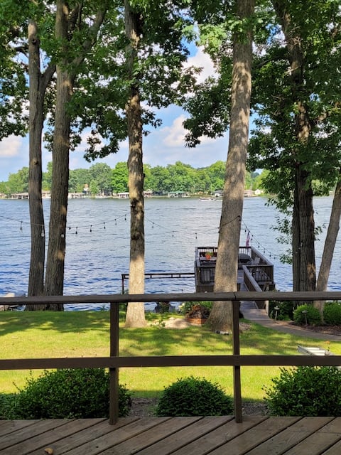 Lake Shafer 3 bedroom 2 bath lakefront house