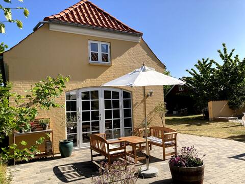 Top performing Airbnb: Newly renovated holiday home 100m from the beach in Hedensted