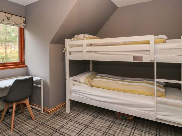 Children bedroom (upstairs)