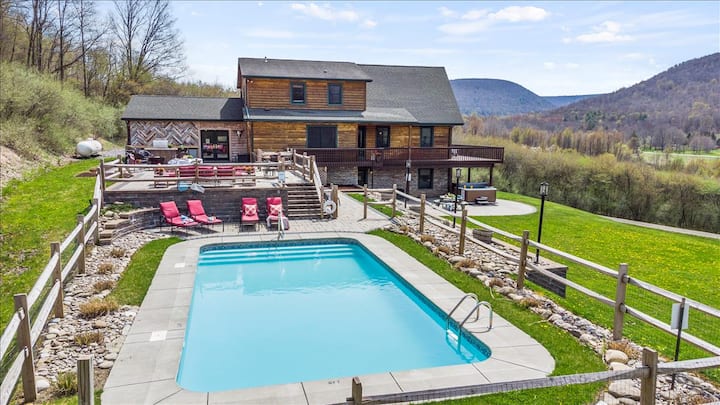 Chalet Overlooking Bristol Mountain - Cabins for Rent in Canandaigua ...