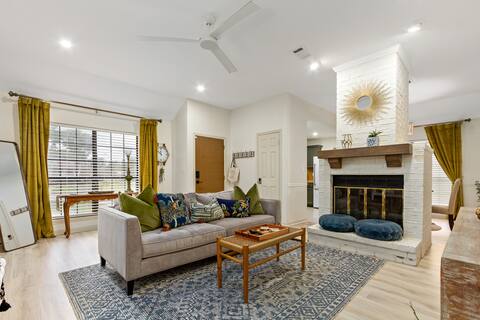 Stylish + Cozy | fenced yard |  Near Shopping