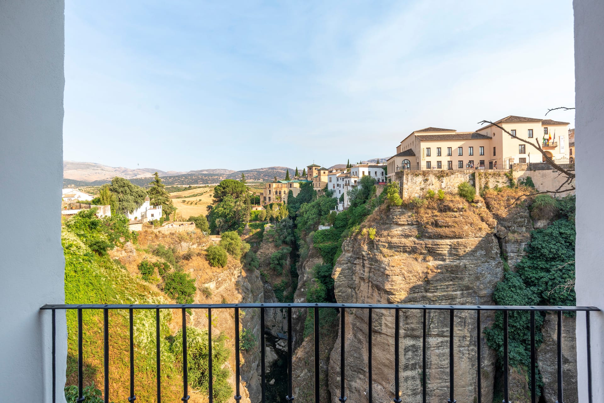 Best views in town. 2 bd apartment in the gorge.