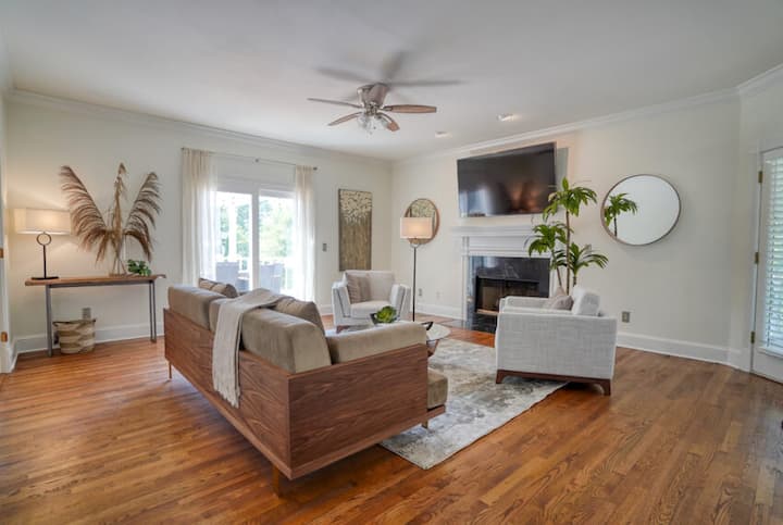 Peachtree City Charmer With Pool! - Peachtree City, GA