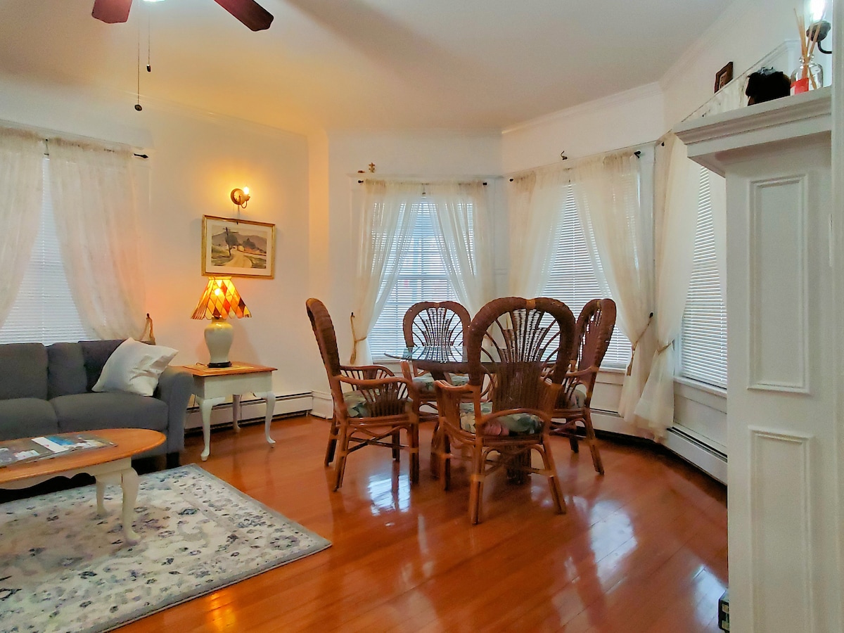 Top performing Airbnb: Heart of the Village Victorian Saugerties NY in Saugerties