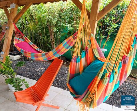 Mabouya Gite: Hamak, Pool, Garden, Beach