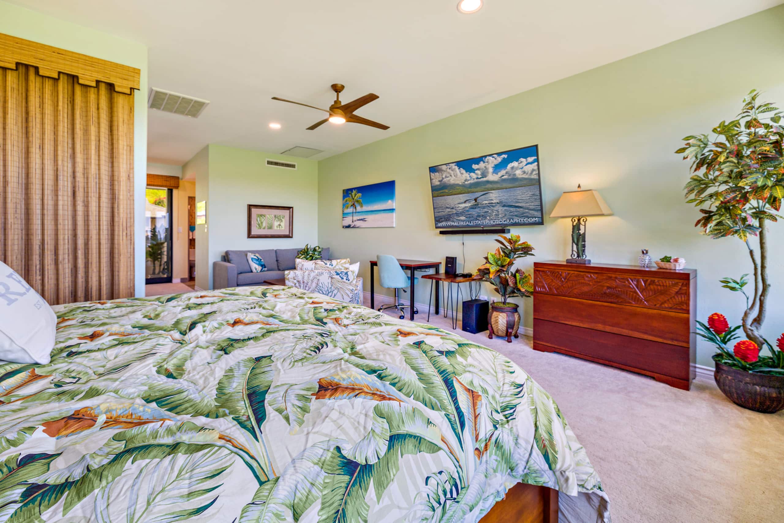 Condo in Lahaina · ★4.97 · 1 bedroom · 3 beds · 2 baths - Image 17