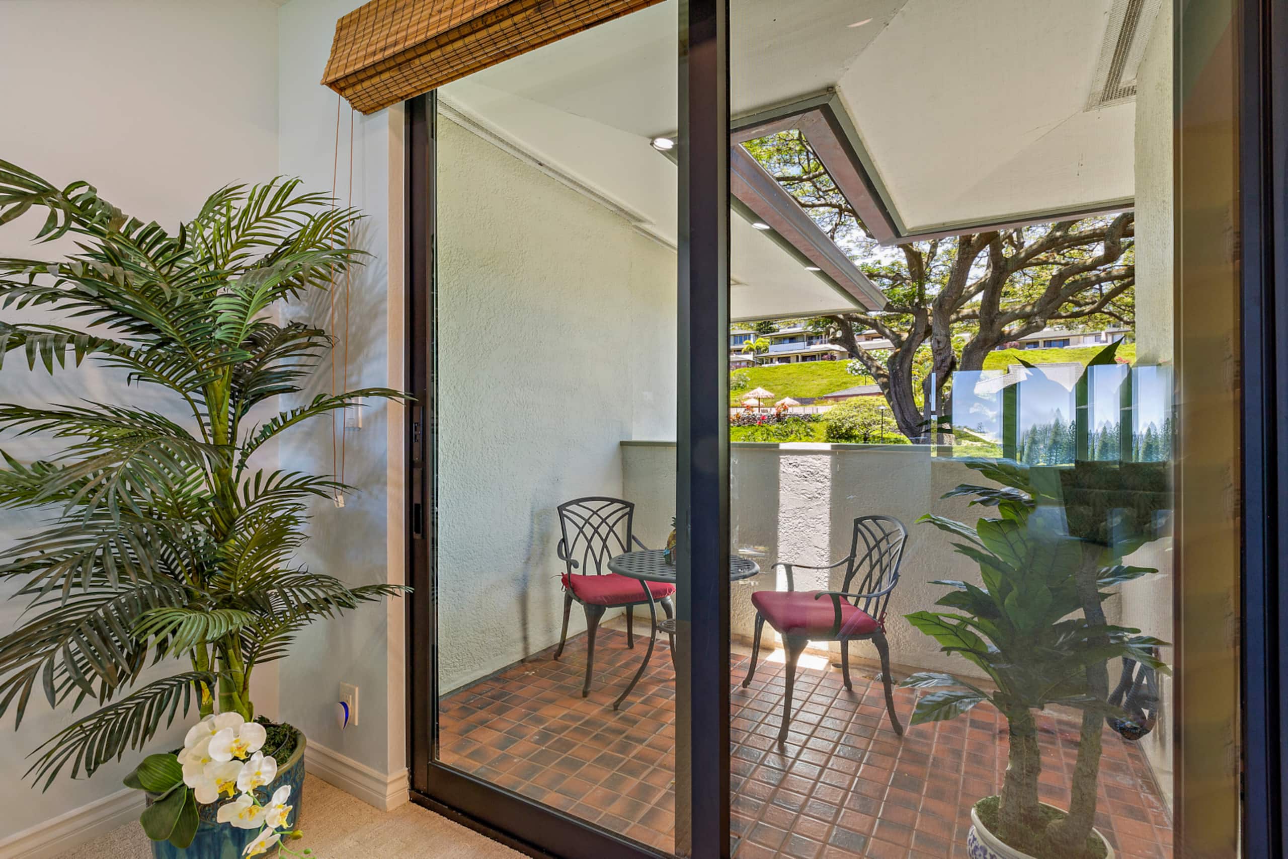 Condo in Lahaina · ★4.97 · 1 bedroom · 3 beds · 2 baths - Image 43