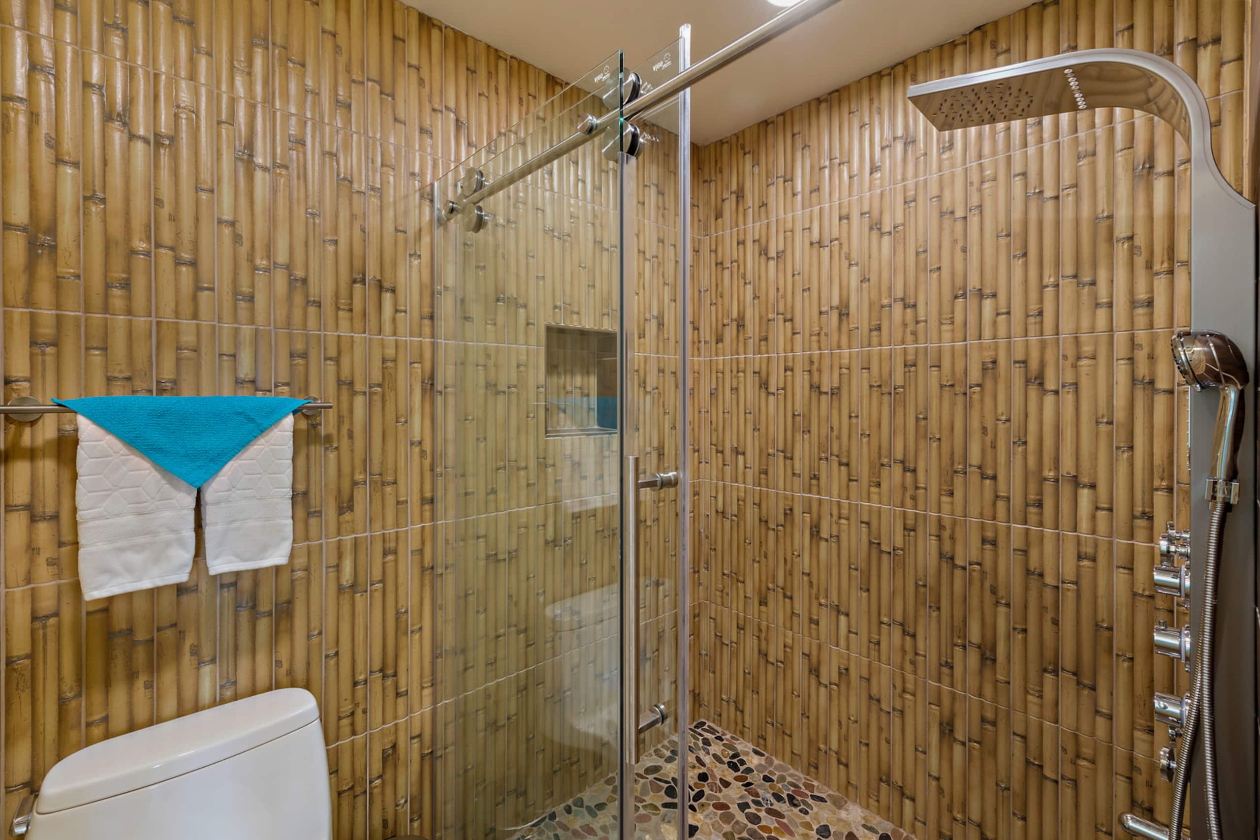 Condo in Lahaina · ★4.97 · 1 bedroom · 3 beds · 2 baths - Image 28