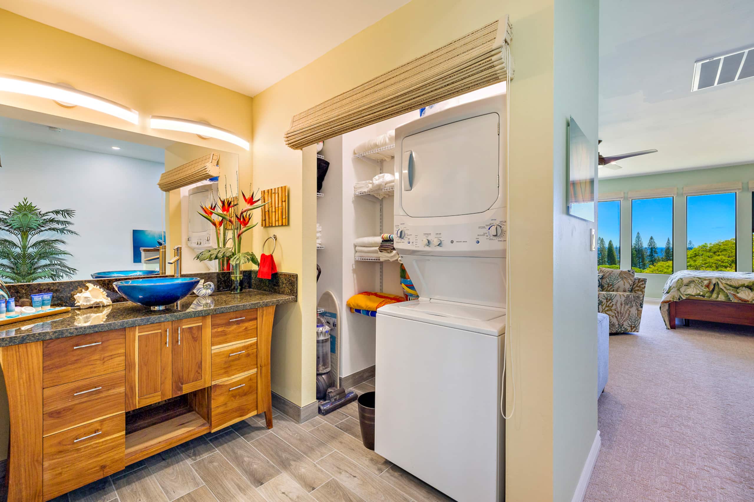 Condo in Lahaina · ★4.97 · 1 bedroom · 3 beds · 2 baths - Image 24