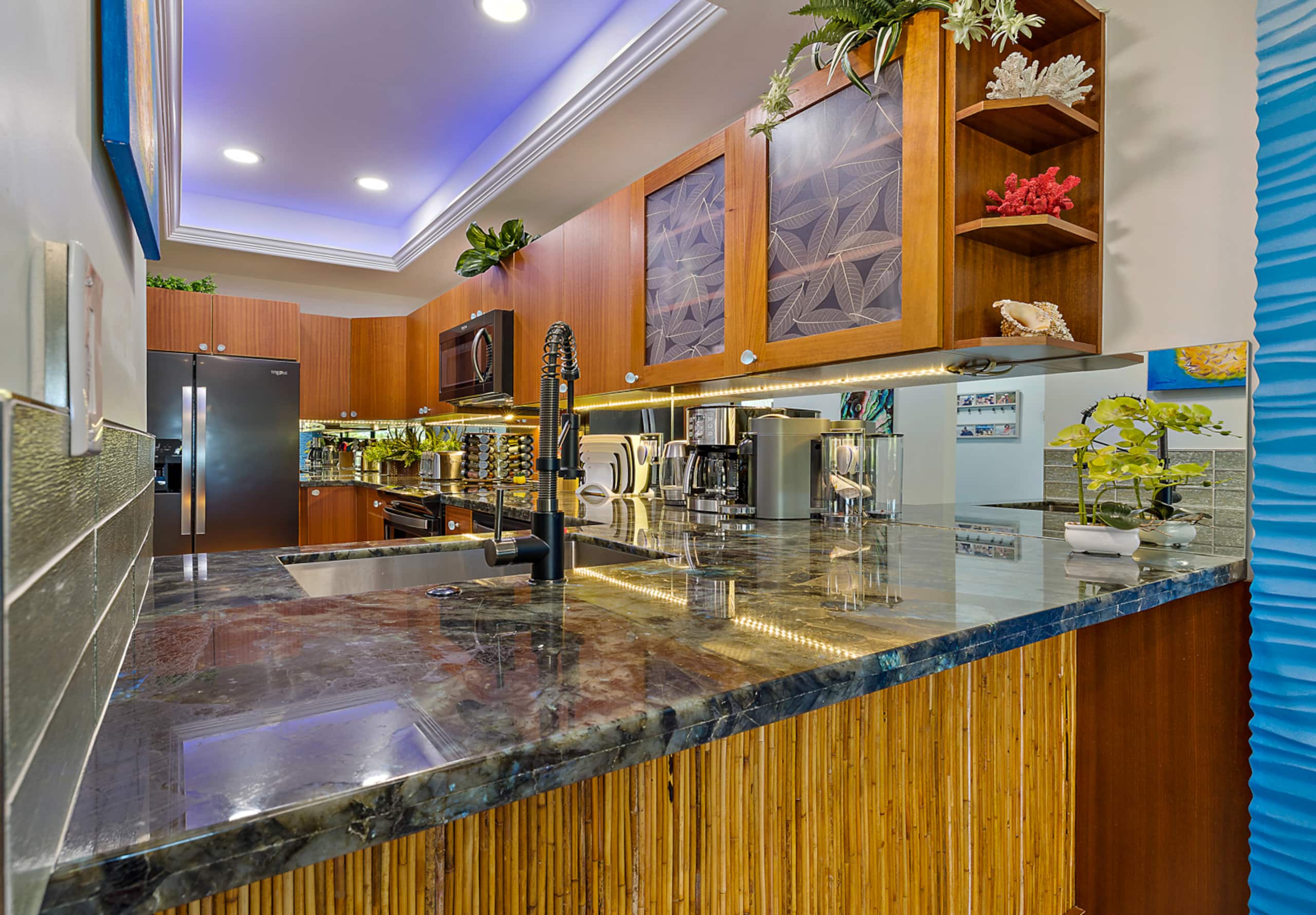 Condo in Lahaina · ★4.97 · 1 bedroom · 3 beds · 2 baths - Image 8