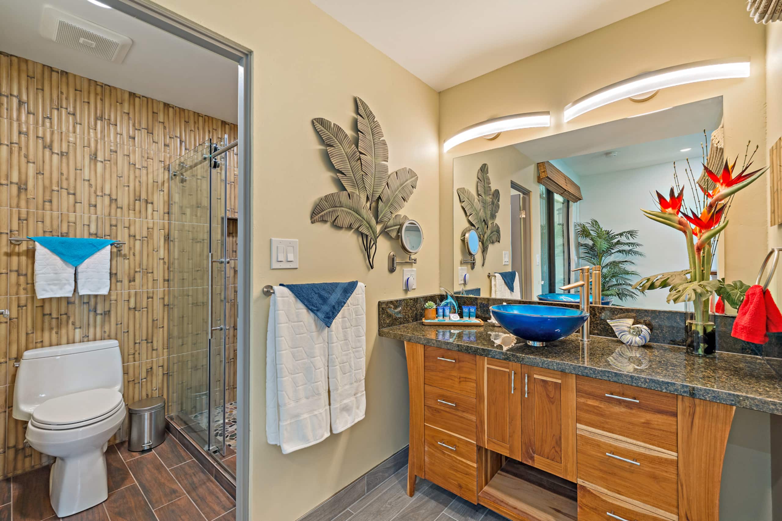 Condo in Lahaina · ★4.97 · 1 bedroom · 3 beds · 2 baths - Image 25