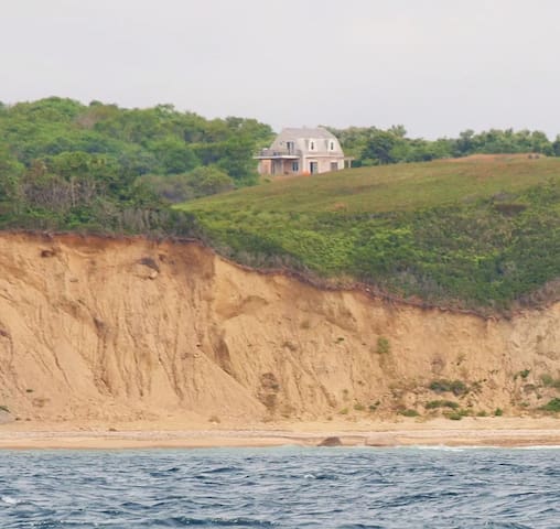 Ocean-View Saltbox at Spar Point Farm Block Island gallery image 3