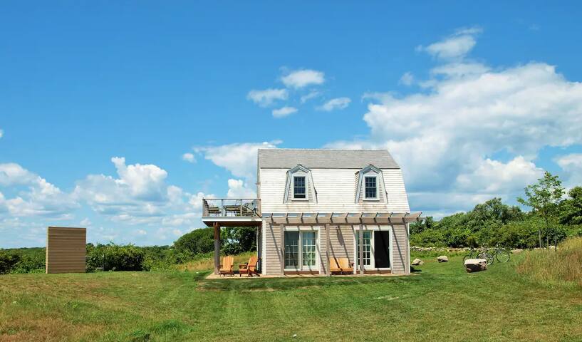 Ocean-View Saltbox at Spar Point Farm Block Island gallery image 2