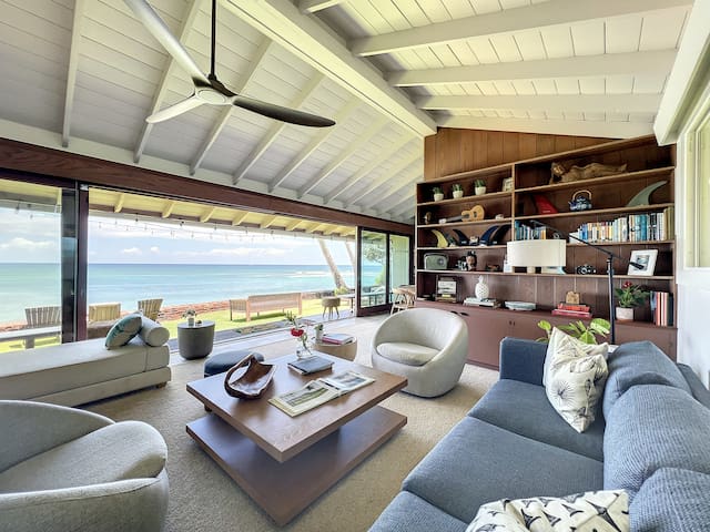 North Shore Beachfront Retreat gallery image 2