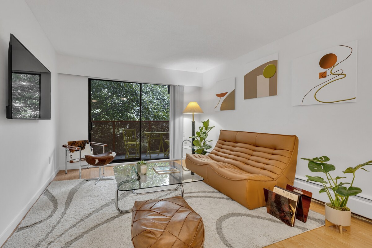 Cozy & Trendy 1-Bedroom Condo with Parking