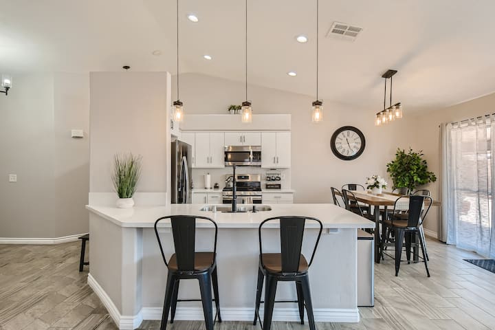 Family-Friendly 4BR House -All on One Floor-