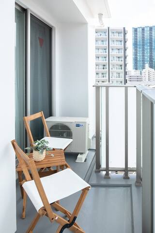 Elegant apartment with balcony view gallery image 5