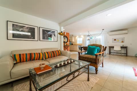 Cottage on Santa Rita | Sundrenched 2 bd/1 bth