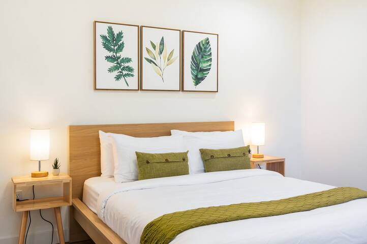 6B/4BA SFH in Leschi w/Backyard 8 Beds Sleeps 16 gallery image 4