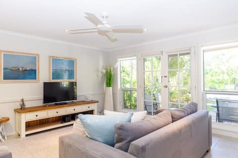 Sandy Beach 16, a 3 bed pool view Noosaville villa
