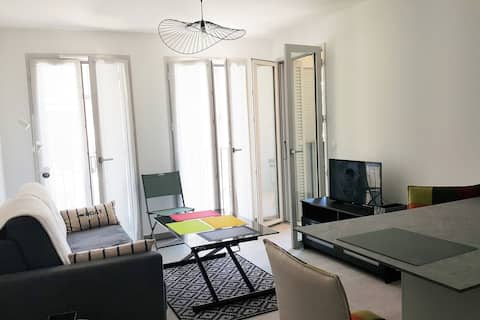 Top Airbnb: Old Antibes Superb new 2 rooms Parking included in Antibes
