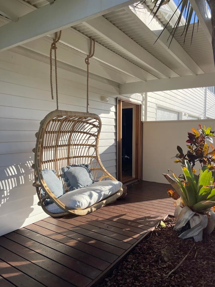 Beautiful Marcoola Beach House Houses for Rent in Marcoola