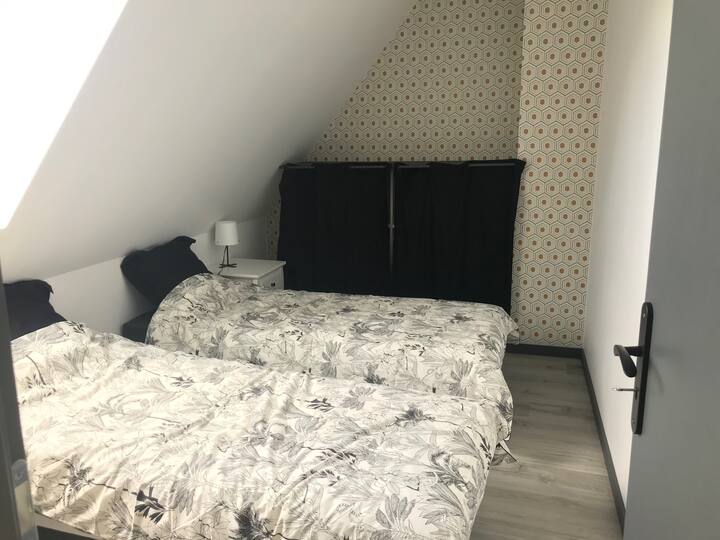 غرفة نوم للأطفال ، 2 80 سريرًا ، قابلة للتحويل إلى سرير 160+ سرير أطفال إذا لزم الأمر