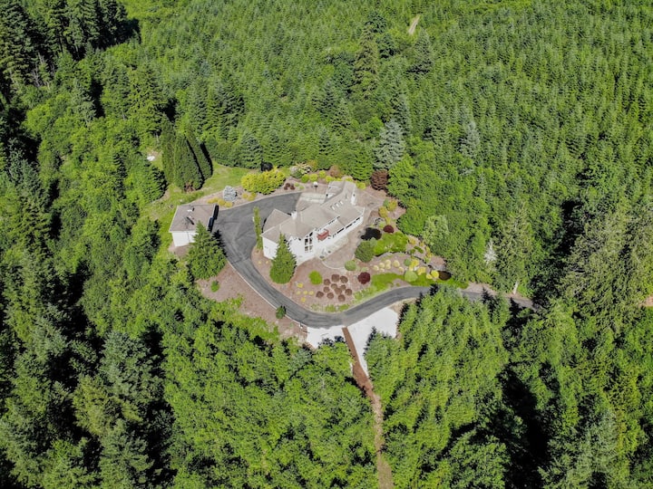 Gypsy's End Forest Nook 1 Campsites for Rent in Battle Ground