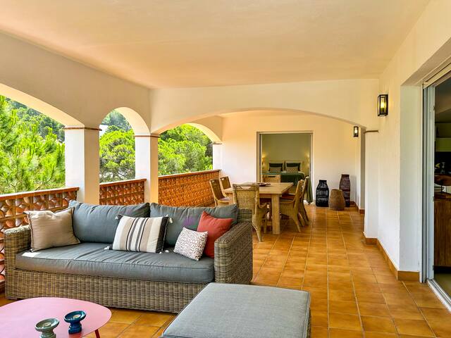 Swimming pool, sea view 500 metres from the beach gallery image 4