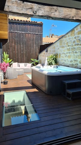 Villa Rousseau – Jacuzzi and Cinema in Bordeaux
