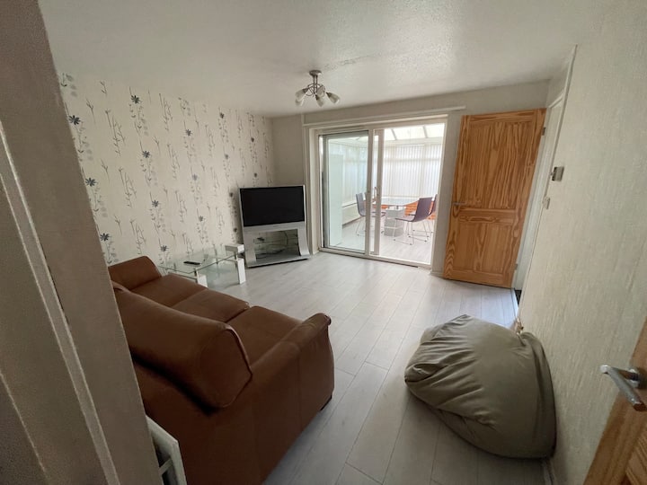 Cheerful 4-bedroom House In Wilmslow - Macclesfield