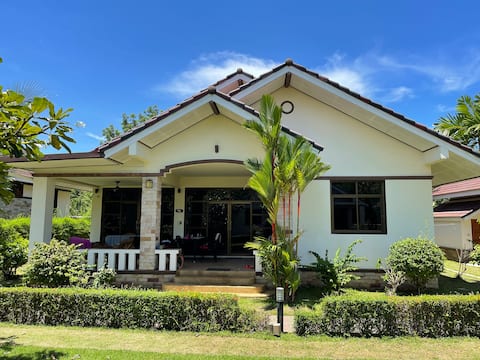 A lovely villa in Ban Phe, Rayong