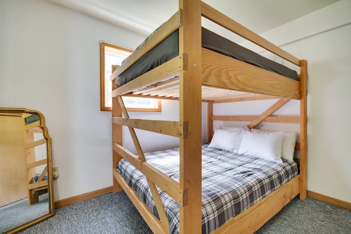 Bedroom #5: Full sized bunk bed--great for adults!