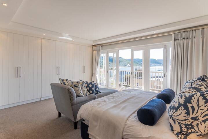 Luxury self-catering holiday house in Simon’s Town gallery image 4