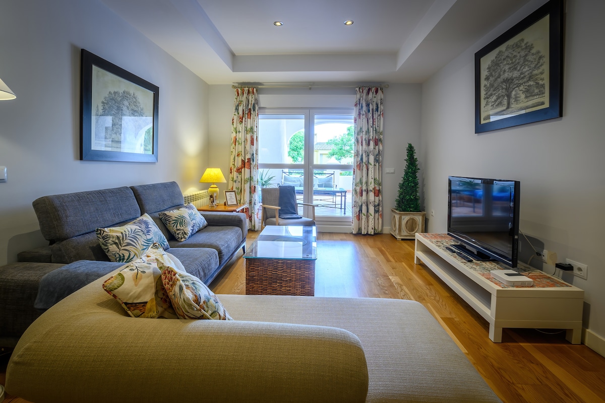 Popular Airbnb listing: New Full Apartment Private with Pool and Parking in El Puerto De Santa María