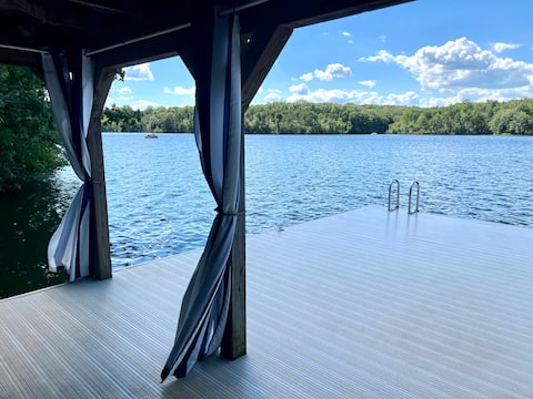 The Escape Hatch: 500ft of Waterfront on Lake Anna