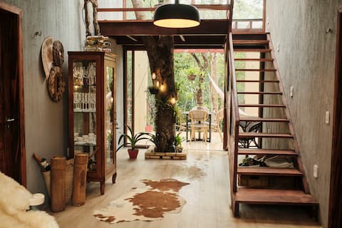 Imóvel de sucesso: Tree House - Luxury with Jacuzzi and Mountain View em Mulungu