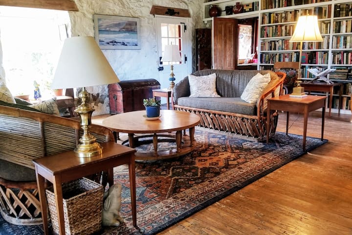 Historic Stoneapple Farm Writers’ Cottage - Julian, CA