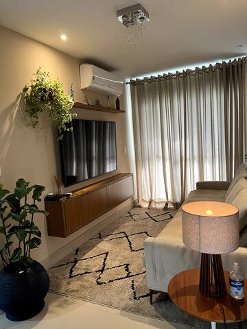 Lovely 2-bedroom condo with pool gallery image 3