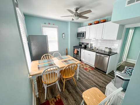 Beach Cottage HEART OF SP sleeps 6