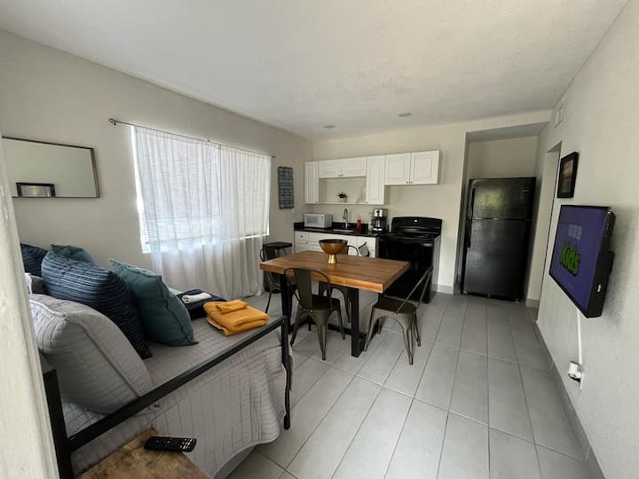 Newly remodeled and modern unit sleeps 8 MIAMI Houses for Rent in