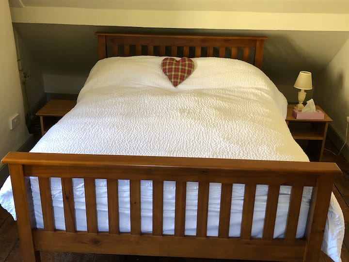 Le lit est très important.  Spacieux et confortable !