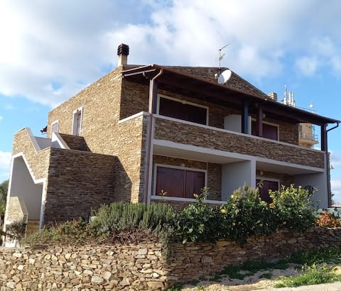 Successful Airbnb property: *Strelitzia* bright *and* *friendly* in Stintino