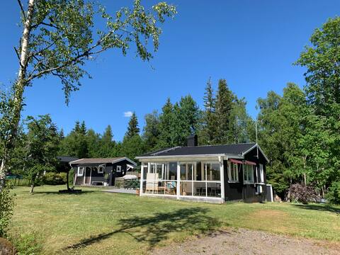 Modern lakefront accommodation at Spexhultasjön.
