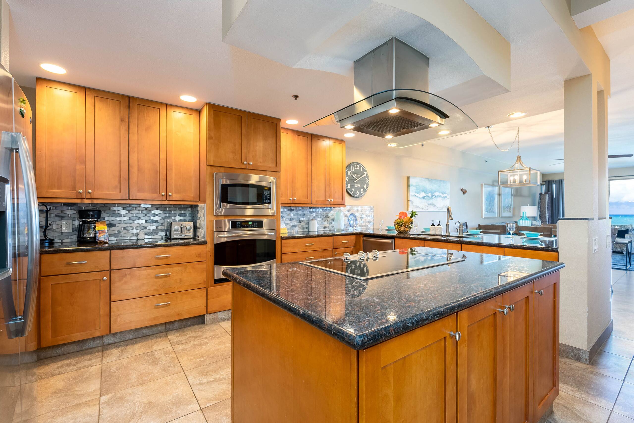 Condo in Lahaina · ★4.83 · 2 bedrooms · 4 beds · 2 baths - Image 10
