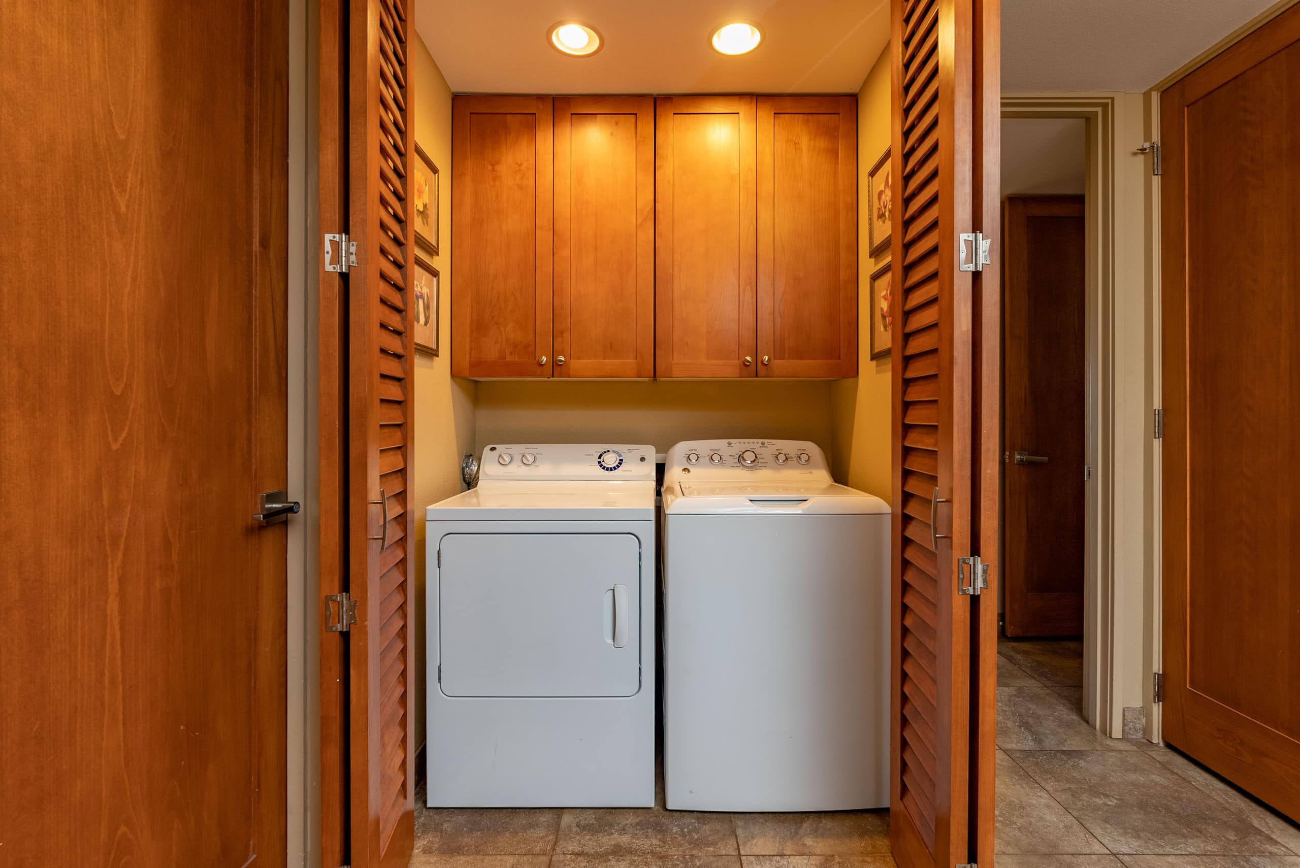 Condo in Lahaina · ★4.83 · 2 bedrooms · 4 beds · 2 baths - Image 30