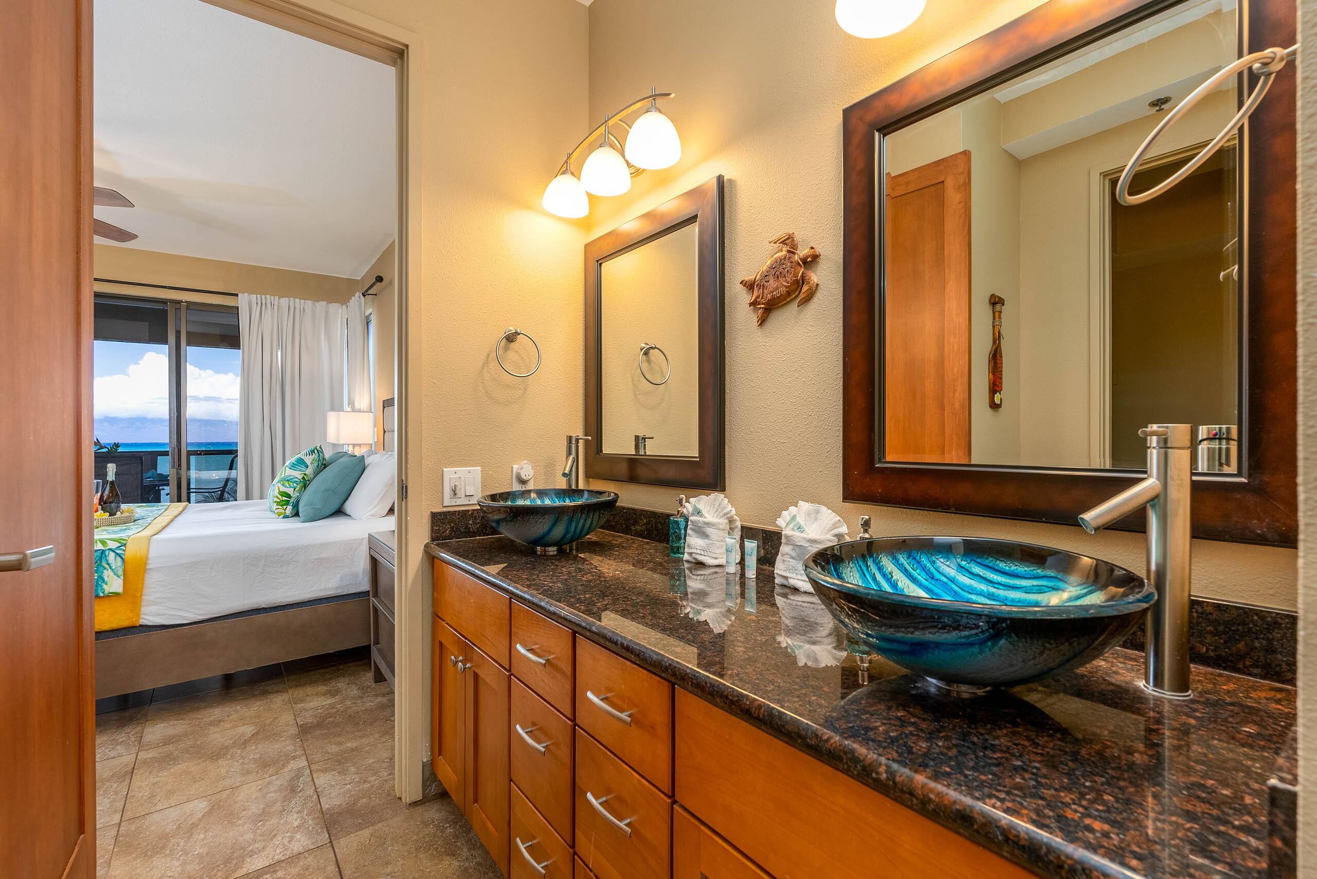 Condo in Lahaina · ★4.83 · 2 bedrooms · 4 beds · 2 baths - Image 20