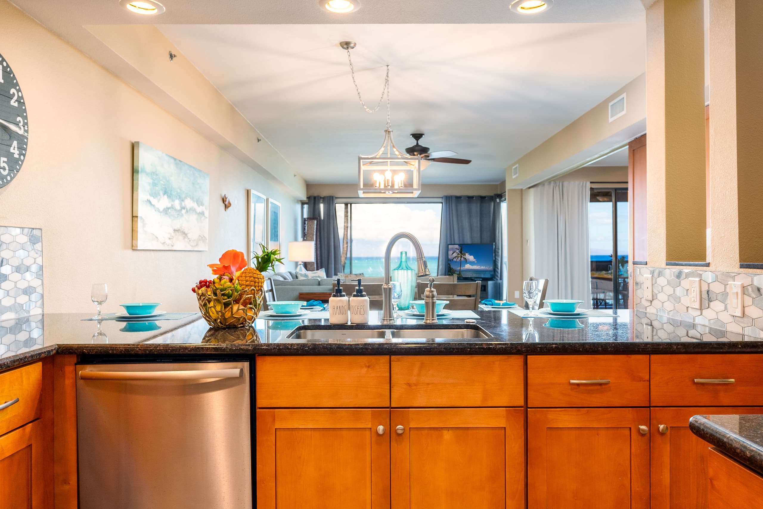 Condo in Lahaina · ★4.83 · 2 bedrooms · 4 beds · 2 baths - Image 8